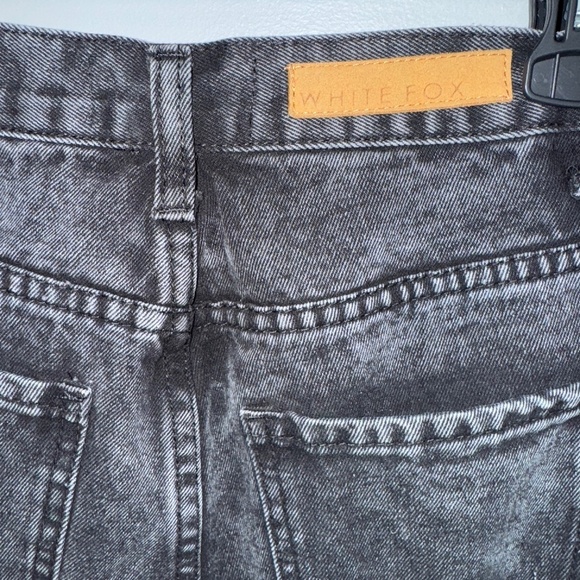 White Fox Boutique Rock Your Body High Waist Straight Tapered Mom Jeans XXS - Picture 4 of 7